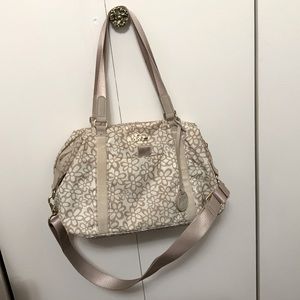 Kipling cross body bag. Beige/gold.